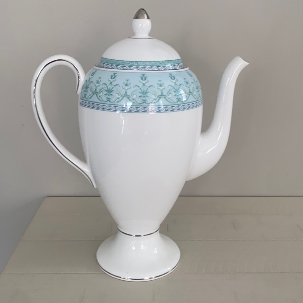 Excellent Condition ~ No chips or cracks ~ Beautiful Pattern